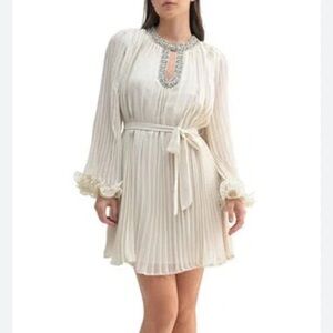 Mila‎ Mae Jewel Keyhole Neck Pleated Dress Ivory M
